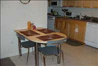 Berkeley Apartments - Acton Courtyard - Eat in Kitchen