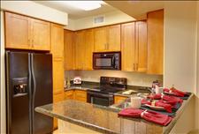 Orange County - Irvine - Kelvin Court - Kitchen
