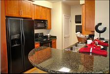 Orange County - Irvine - Kelvin Court - Kitchen