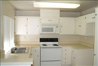 Orange County - Anaheim - Avanti - Kitchen