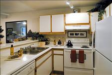 Los Angeles - Koreatown - Hampshire Place - Kitchen