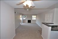 Los Angeles - Oak Park - Oak Park Apartment Homes - Living Room