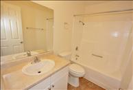 Los Angeles - Oak Park - Oak Park Apartment Homes - Bathroom