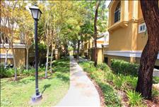 Los Angeles - Valencia - Portofino - Community