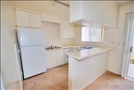 Orange County - Huntington Beach - Regency Palms - Kitchen