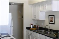 Denver - Cherry Creek - Crescent at Cherry Creek - Kitchen