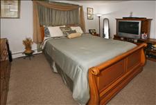 Hartford - Rocky Hill - Greenfield Village - Bedroom