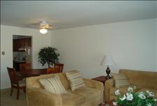 Hartford - Windsor - Rivers Bend - Living Room