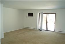 Hartford - Windsor - Rivers Bend - Living Room