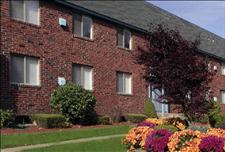 Hartford - Newington - Woodbridge Apartments - Exterior