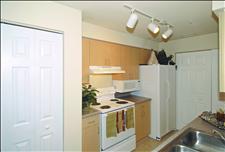 Ft. Lauderdale - Pembroke Pines - The Winston - Kitchen