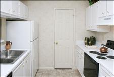 Atlanta - North Druid Hills - The Preserve at Briarcliff - Kitchen