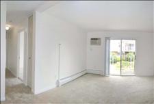 Springfield - Amherst - Rolling Green - Amherst - Living Room