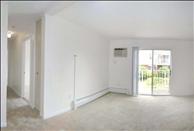 Rolling Green - Amherst - Living Room