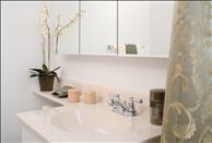 Parc East - Bathroom