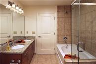 Washington DC - Clarendon - Vista on Courthouse - Bathroom