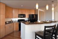 Vista on Courthouse - Kitchen